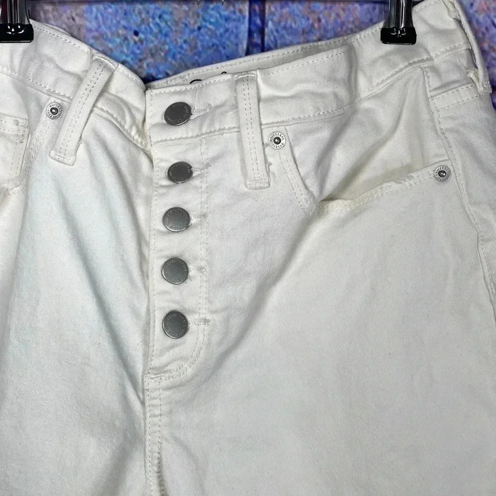 Universal thread womens white jeans size 10/30R - Picture 4 of 7